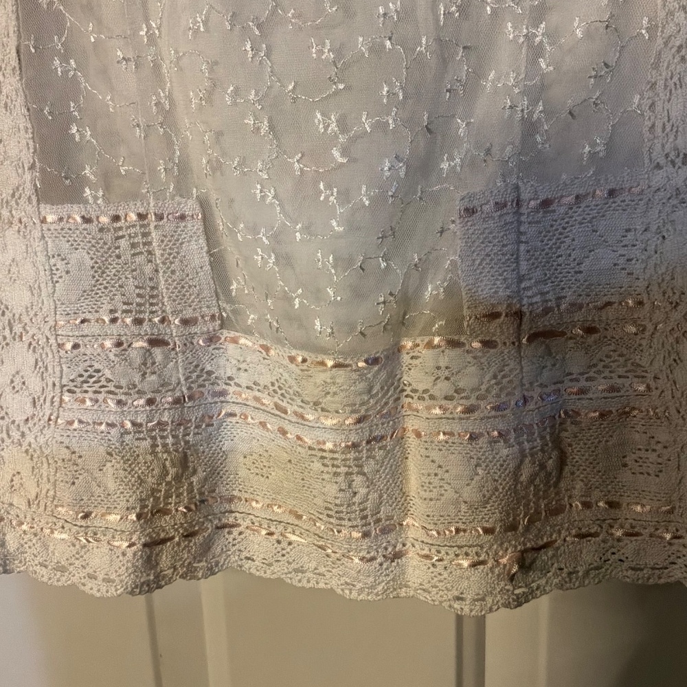 Odille (Anthropologie) lace cami - Picture 3 of 4